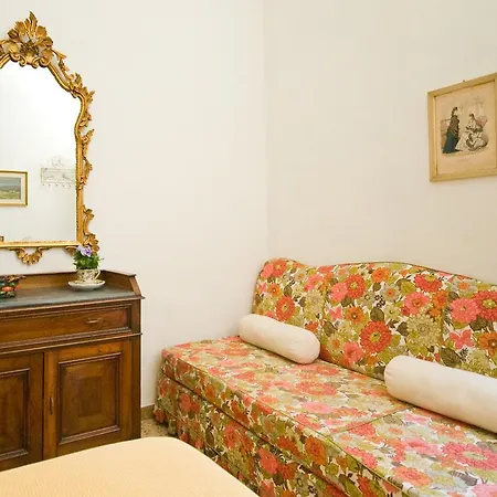 San Michele Oda ve Kahvaltı 3*